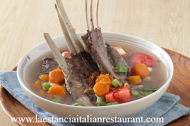 Menikmati Legenda Kuliner Betawi: Sop Kaki Kambing H. Mamat yang Melegenda