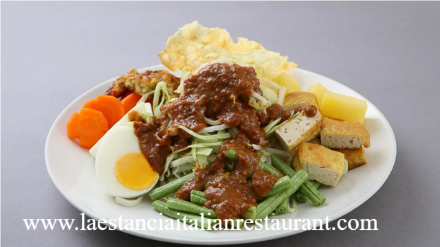 Simfoni Sayur Nusantara: Menjelajahi Kedalaman Rasa Salad Tradisional Khas Indonesia